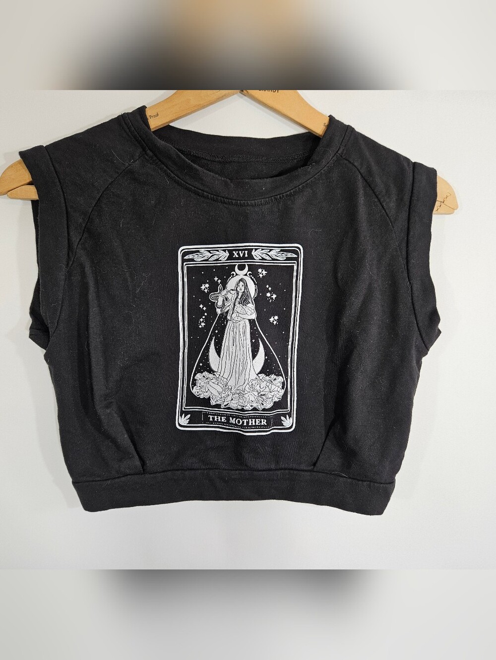 Mother Tarot Card Graphic Cropped Top M
